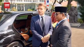 VIDEO: Momen Prabowo Sambut Macron di Istana Kepresidenan Jakarta