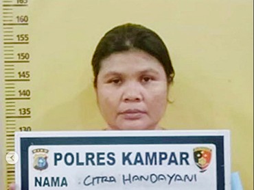 Tampang Bibi yang Siksa & Aniaya Bocah Yatim Piatu gegara Cucian Tak Bersih