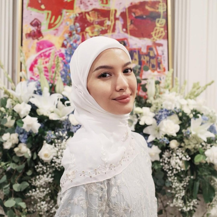 <p>Pemain sinetron Alisia Rininta juga akan menjalani ibadah haji bersama sang suami, Novian Herbowo. (Foto: Instagram@alisiarininta22)</p>