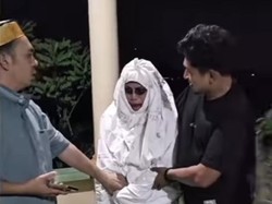 Ngonten Lucu Jadi Pocong Berujung Kesurupan