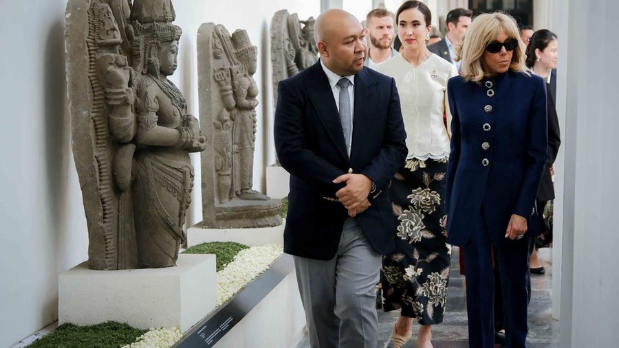 Pameran L’Art Botanique du Paradis yang digelar Didit Hediprasetyo di Museum Nasional untuk menyambut Ibu Negara Prancis Brigitte Macron&period;