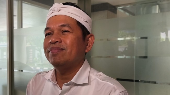 Demul Akan Copot Kadis jika Ada Insiden Pelajar di Atas Jam 9 Malam Gubernur Jabar Dedi Mulyadi menilai seharusnya Kepala Dinas Pendidikan berkoordinasi dengan aparat kepolisian untuk memonitor pelaksanaan jam malam pelajar.
