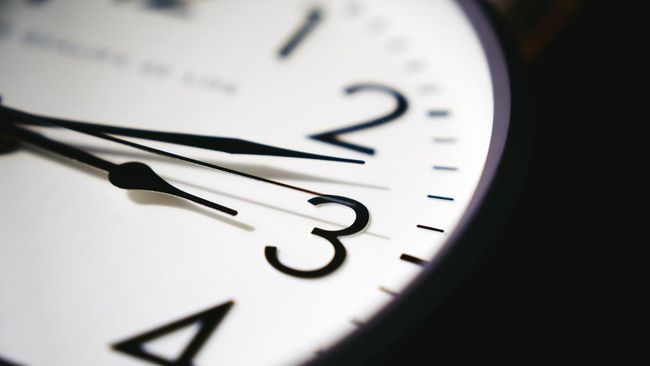 Datang lebih awal saat janjian kerap dianggap sebagai kebiasaan sepele. Padahal, kebiasaan ini mencerminkan sifat dan cara berpikir seseorang, lho.