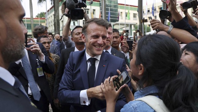 Macron Minta Eropa Makin Kompak Tekan Israel soal Agresi di Jalur Gaza Presiden Prancis Emmanuel Macron mendorong negara Eropa semakin kompak menekan Israel jika negara itu tidak juga menanggapi secara tepat krisis kemanusiaan Gaza