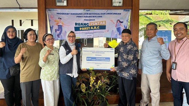 Ruang Pintar PNM, Sekolah Kejar Paket bagi Keluarga Nasabah Mekaar Keluarga nasabah PNM Mekaar dan masyarakat lokal yang putus sekolah namun berkeinginan melanjutkan pendidikan dapat memanfaatkan fasilitas Ruang Pintar PNM.
