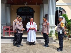 Beri Rasa Aman, Polisi Patroli ke Sejumlah Gereja di Kampar Riau