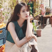 IU Ajak Nostalgia Bersama di Comeback Album Remake A Flower Bookmark 3