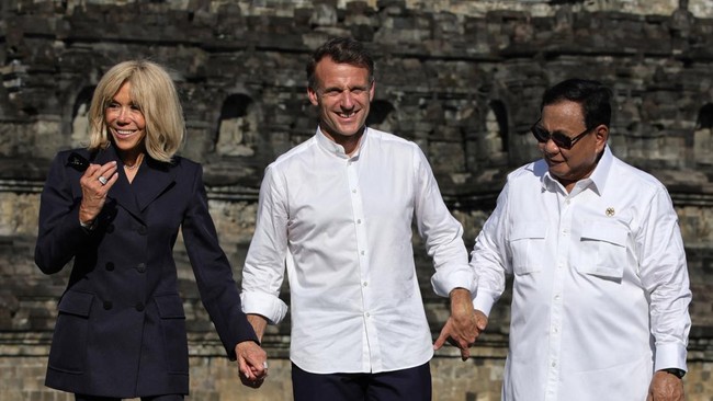 Prabowo mendampingi Presiden Macron di Candi Borobudur, menekankan pentingnya warisan budaya dan kemitraan Indonesia-Prancis.