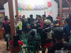 Geger Warga Blitar Geruduk Perangkat Desa Protes Skandal Poligami