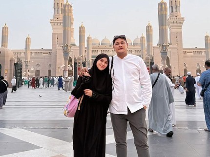 Deretan Pasangan Artis Pergi Haji Tahun Ini, Ini 7 Potretnya Ada yang Sudah di Tanah Suci