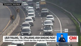 VIDEO: Libur Panjang, Tol Cipularang Arah Bandung Padat