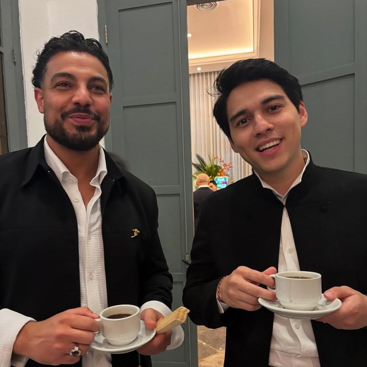 <p>Selain Ario Bayu, aktor Maxime Bouttier juga hadir di pameran. Suami Luna Maya ini merupakan aktor blasteran Prancis-Indonesia. Jadi, tak heran bila ia menghadiri acara spesial untuk menyambut Ibu Negara Prancis Brigitte Macron. (Foto: Instagram @valentinepayenwicaksono)</p>