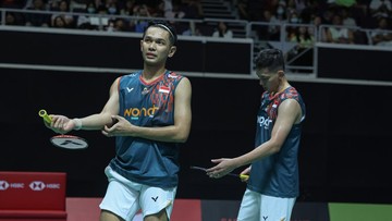 Berita Panas dari Dunia Sport CNN : Singapore Open: Kalah Tipis, Rian Akui Sering Salah Servis
