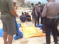 10 Orang Tewas Tertimbun Longsor di Tambang Gunung Kuda Cirebon