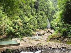 Sensasi Hiking di Lembah Cilengkrang Kuningan, Ada Curug dan Air Panas