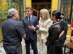 Presiden Prancis Macron di Vietnam Disuguhi Lumpia hingga Tumis Kangkung