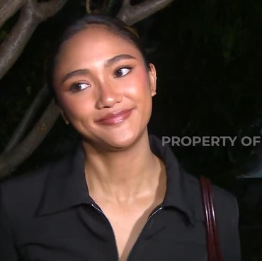 Pacaran Beda Usia 15 Tahun, Marion Jola Akui Banyak Belajar dari Dennis Talakua