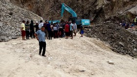 Tambang Batu Longsor di Gunung Kuda Cirebon, 4 Pekerja Tewas Tertimbun