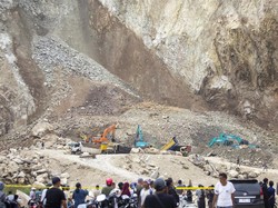 Video Longsor di Tambang Batu Alam Cirebon, 10 Orang Tewas Tertimbun