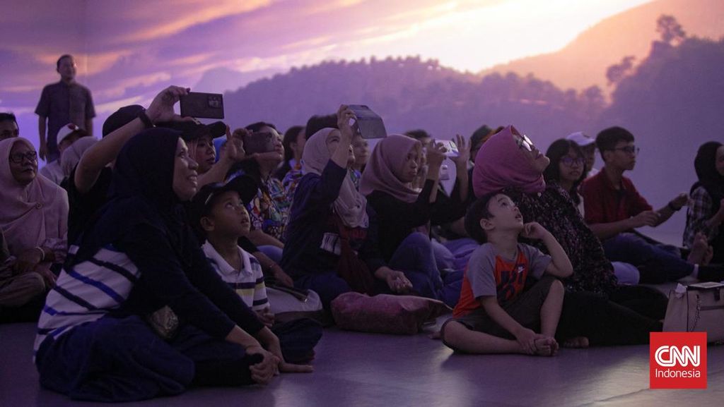 Lumina Jakarta Sajikan Hutan Menyala dan Immersive Room di Anjungan DKI