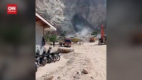VIDEO: Detik-detik Longsor Tambang Batu di Cirebon, 10 Orang Tewas