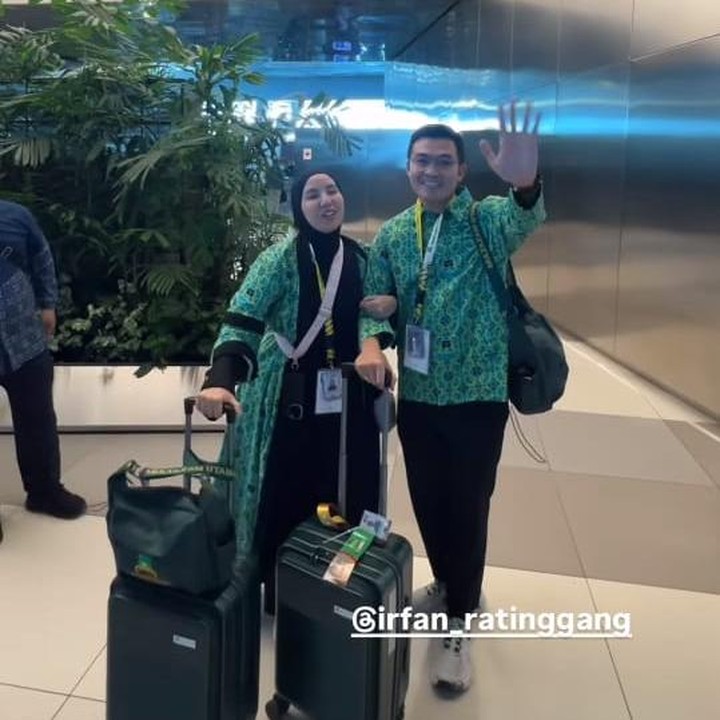 <p>Sementara itu Tya Ariestya dan sang suami, Irfan Ratinggang, diketahui sudah bertolak dari bandara di Indonesia menuju Makkah untuk menjalankan ibadah haji, pada Jumat (30/5/2025) Foto: Instagram @tya_ariestya</p>