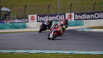 Update Eksklusif Olahraga CNN : Reaksi Adenanta dan Arbi Usai Juara Race 1 ARRC Sepang 2025