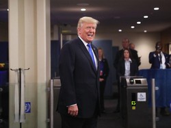 Trump Klaim Selamatkan Khamenei dari Kematian, Iran Geram!