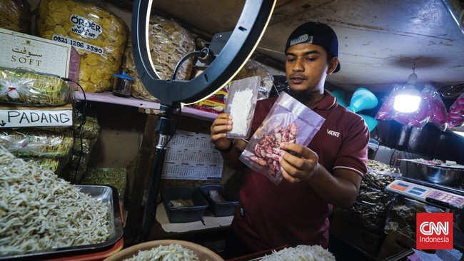 Selama ini pedagang online sudah dipungut PPh, tetapi membayar secara mandiri. Ke depan, DJP akan menunjuk marketplace sebagai pemungut.