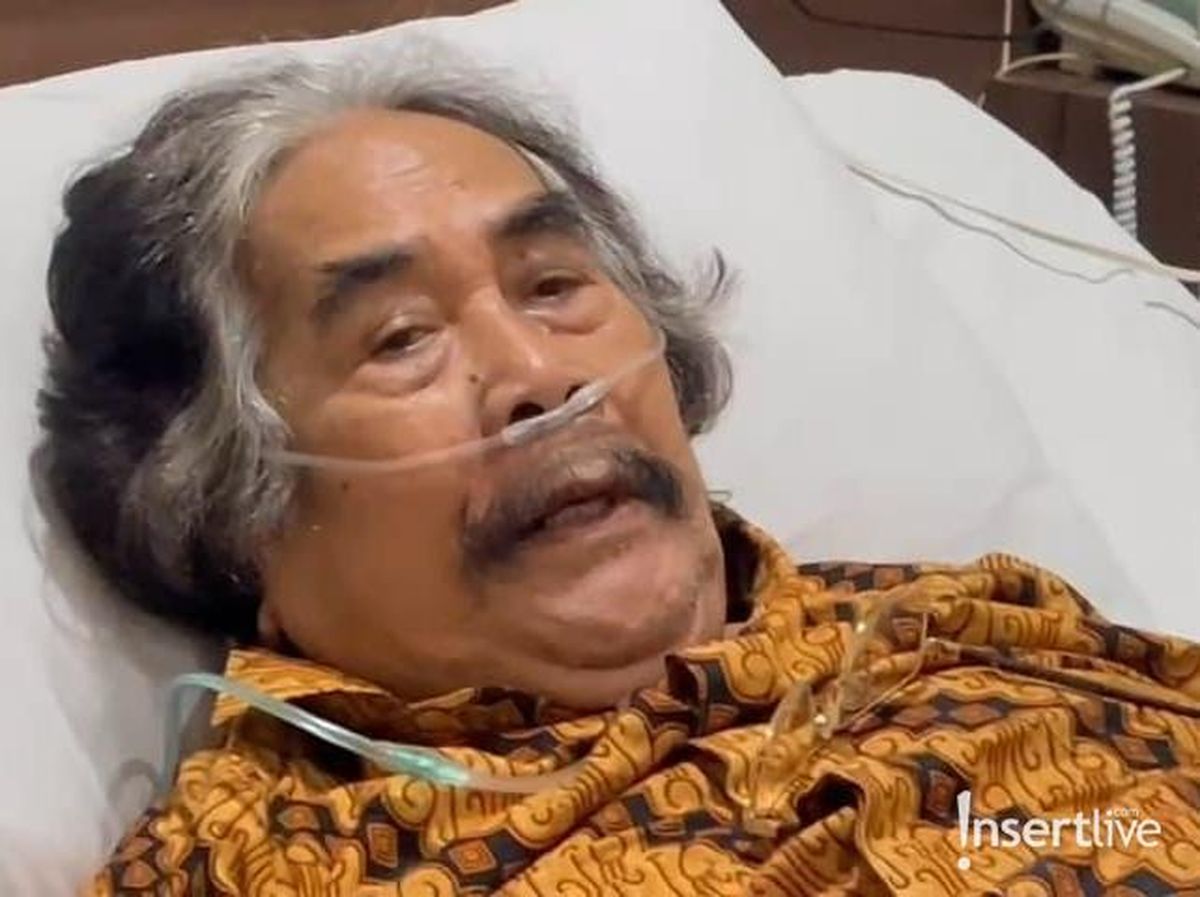 Uni oz eshagiga tiqdi Qoriqchi qizni sikdi