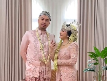 img-title 7 Potret Prewedding Mawar AFI yang Jadi Sorotan karena Perut Buncit