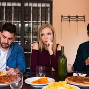 Mengenal Deipnophobia, Fobia Makan di Depan Orang yang Bisa Mengganggu Kehidupan Sosial