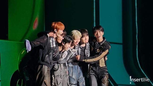 9 Momen Konser Perdana NCT WISH di Jakarta, Joget Stecu Stecu-Heboh Pakai Batik