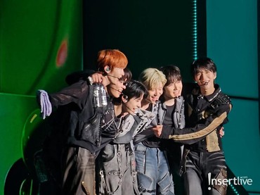 9 Momen Konser Perdana NCT WISH di Jakarta, Joget Stecu Stecu-Heboh Pakai Batik