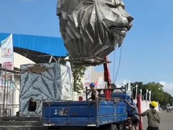 Patung Kepala Singa di Stadion Kanjuruhan Dipindah Jelang Porprov Jatim