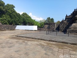 Macron Pulang, Akses Stairlift ke Candi Borobudur Ditutup Papan Putih