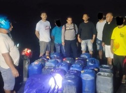 Polisi Sita 29 Jeriken Solar Subsidi dari Kapal Nelayan di Tanimbar
