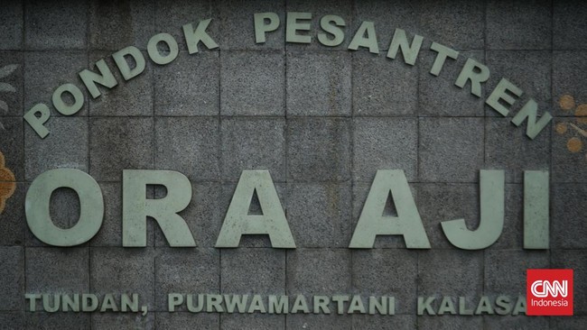 Kasus Dugaan Penganiayaan Santri di Ponpes Miftah Berujung Damai Kasus dugaan penganiayaan santri berinisial KDR (23) oleh 13 santri lain di Pondok Pesantren (Ponpes) Ora Aji, Kalasan, Sleman, DIY, berujung damai.