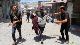 FOTO: Horor Serangan Israel Tewaskan 11 Orang di Pusat Kota Gaza