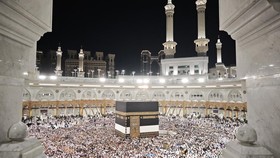 FOTO: Umat Muslim Padati Masjidil Haram Jelang Puncak Ibadah Haji