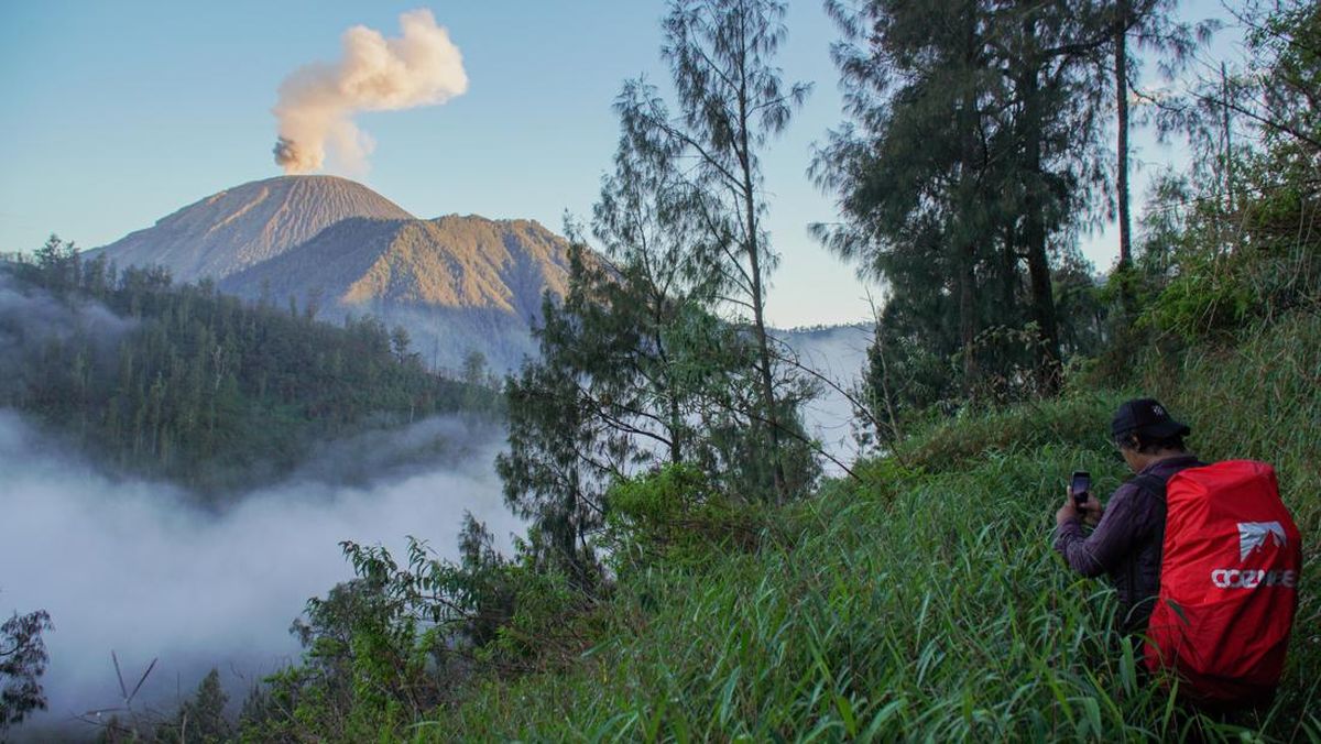 Gunung Semeru Kembali Erupsi, Letusan Setinggi 800 Meter