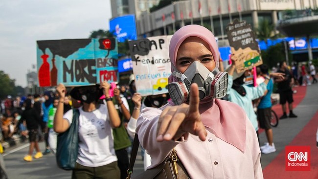 Kualitas Udara Jakarta Tidak Sehar, Terburuk Ketiga di Dunia Hari Ini Berdasarkan pantauan pada pukul 07.30 WIB, indeks kualitas udara (AQI) di Jakarta berada di nomor 175 alias masuk kategori tidak sehat.