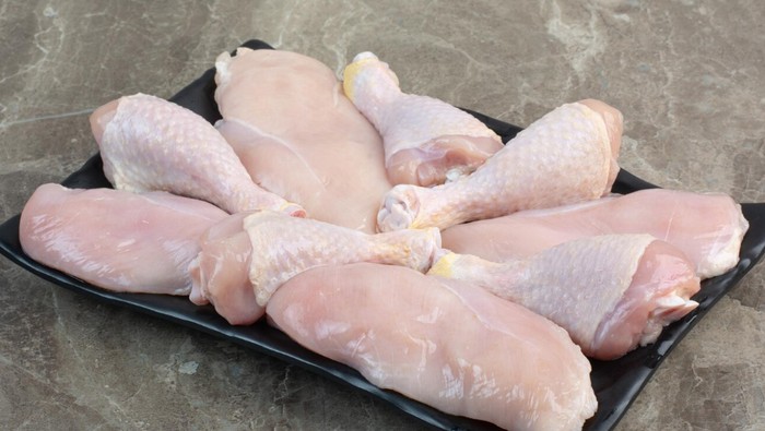 6 Kesalahan Menyimpan Daging Ayam yang Bikin Cepat Busuk