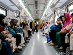 Kata Penumpang Naik KRL Baru Buatan China: Lebih Dingin, Nyaman
