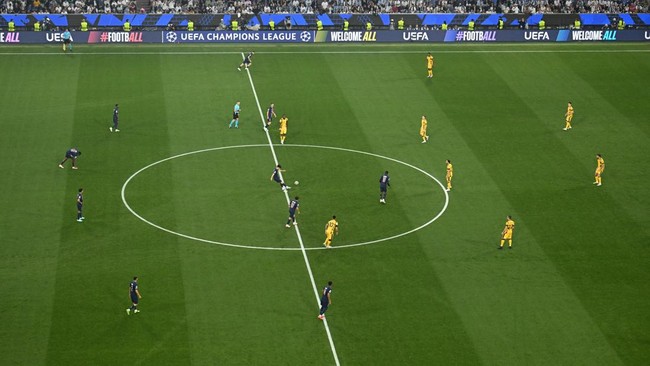 Ada sebuah taktik unik yang dilakukan Paris Saint-Germain (PSG) dalam meraih gelar Liga Champions untuk kali pertama.