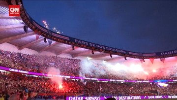 Kabar Sport CNN Terbaru : VIDEO: Fans PSG Pesta Juara hingga Dihujani Gas Air Mata