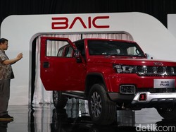 Harga Turun Drastis, Fitur BAIC BJ40 Plus Malah Ditambah