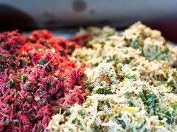 Ragam Jenis Lawar Bali: dari Lawar Merah, Putih, hingga Lawar Don Jepun