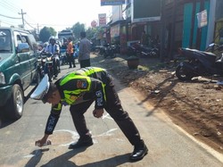 Suami Kurang Hati-hati, Ibu dan Anak di Malang Tewas Tertabrak Truk