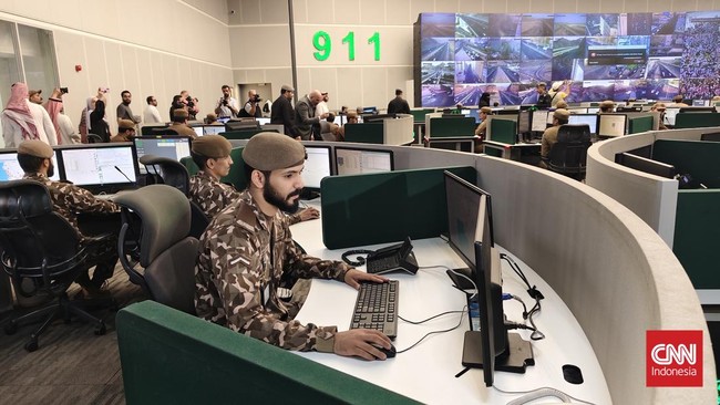 Jemaah Haji Ilegal yang Tertangkap Bisa Didenda Rp86 Juta Saudi bakal kenakan denda hingga Rp86 juta bagi individu yang tertangkap menunaikan ibadah haji tanpa izin resmi